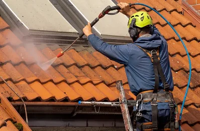 Démoussage et hydrofuge de toiture à Erquery